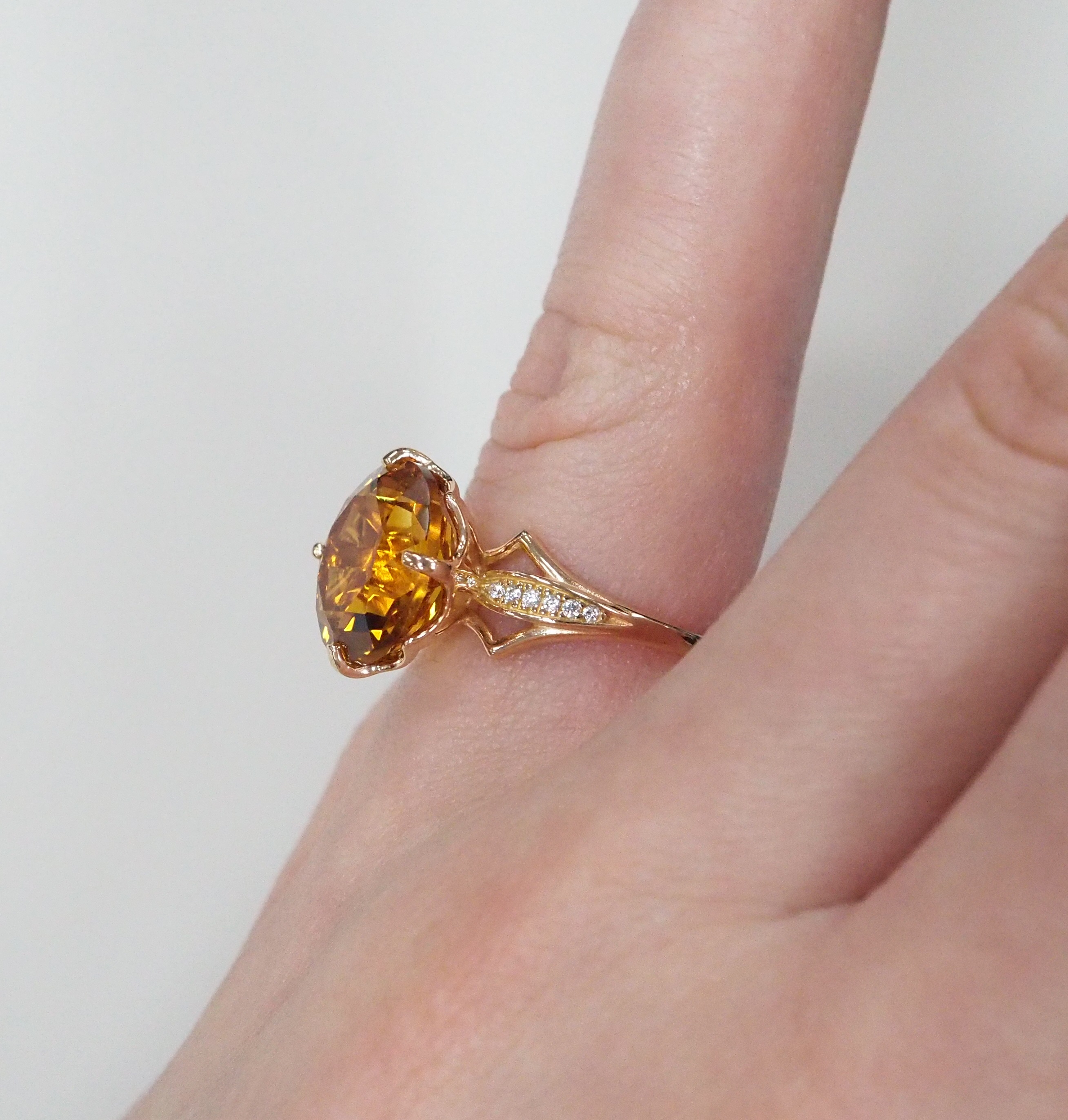 Серебряное кольцо с цитрином